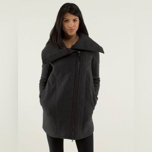 NWOT Lululemon Virasana Blanket Wrap Jacket Coat. Size 4  New without Tags